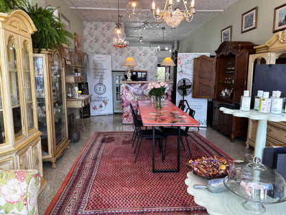 Introduction to natural perfumery-beginner level.