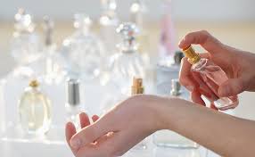 Introduction to natural perfumery-beginner level.